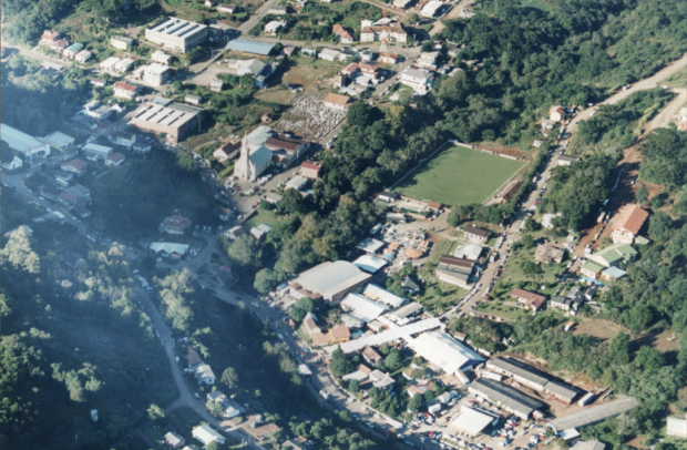 AÉREA POR VOLTA DOS ANOS 2000, DURANTE UMA KARTOFFELFEST